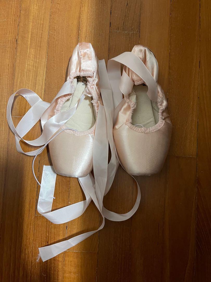 Soft pointe sales ballet shoes