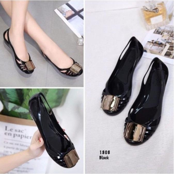 Flat discount shoes jelly