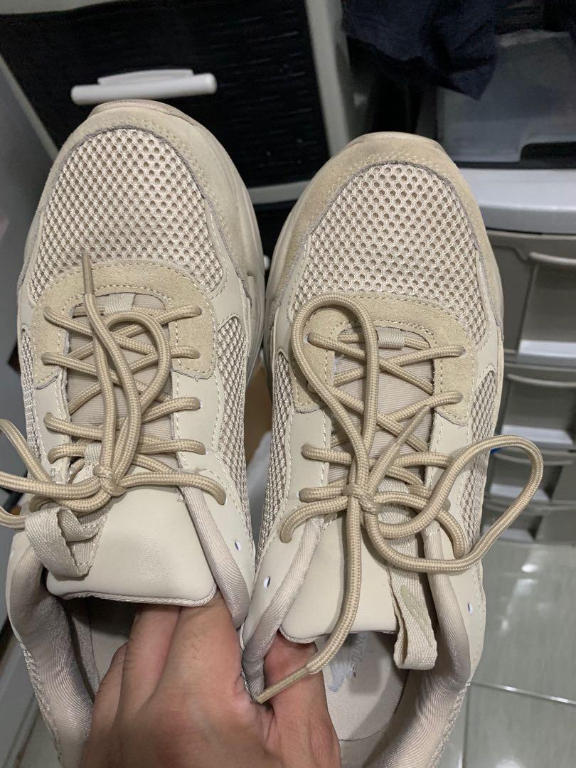 World Balance Invictus Monochrome Beige