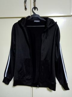 (Category: ) located in . Submitted by cl0udstore (Listing ID 1100465386, Image 1). Description: .