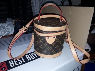 (Category: ) located in . Submitted by closet78 (Listing ID 1100394948, Image 1). Description: .