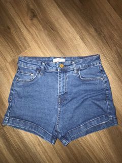 (Category: ) located in . Submitted by char.eel (Listing ID 1100454161, Image 1). Description: .