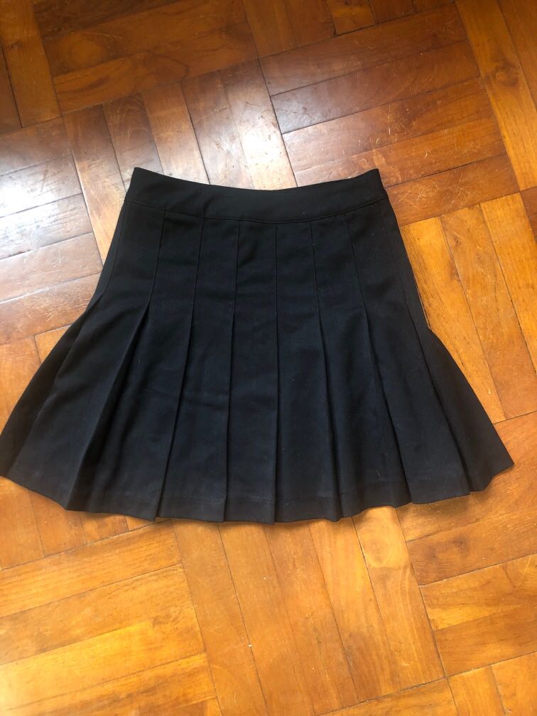 H&M black schoolgirl skirt, Women's Fashion, Bottoms, Skirts on Carousell