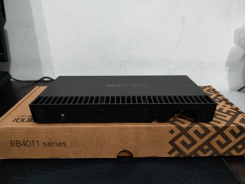 MikroTik RB4011 Ethernet 10-Port Gigabit Router (RB4011iGS+RM ...
