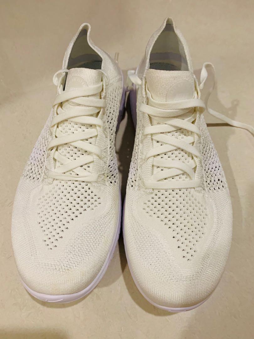 Nike free rn deals triple white