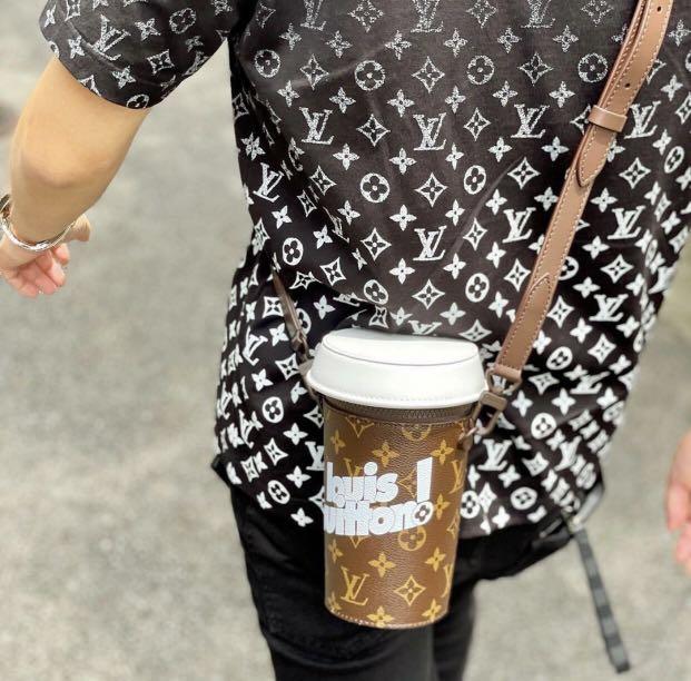 Louis Vuitton MONOGRAM Coffee Cup (M80812) in 2023  Messenger bag men,  Monogrammed coffee cups, Louis vuitton