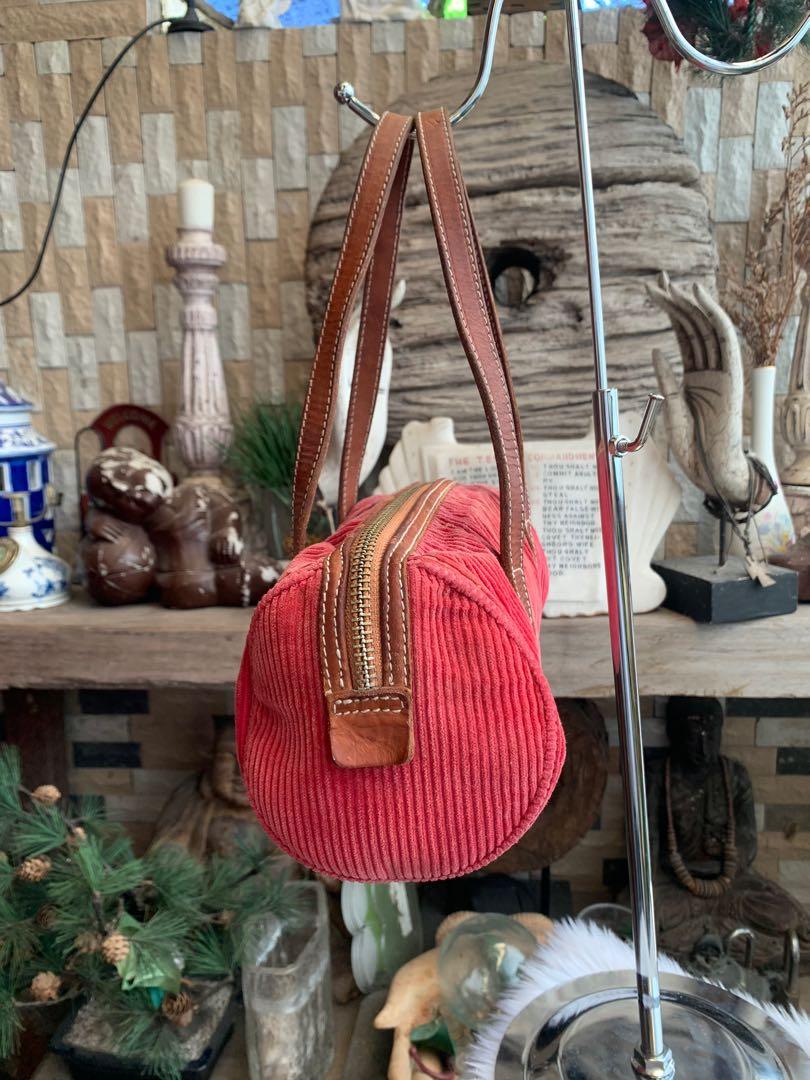 Raulph Lauren Baguette Bag (Category: Luxury Bags & Wallets) located in Cainta. Submitted by baboy1 (Listing ID 1100446375, Image 3). Description: -Preloved but good as new -Guaranteed Authentic -No major Flaws, Sign of usage lang hndi maiiwasan sa Preloved bag. Rfs; Decluttering PM for more details! 😊.