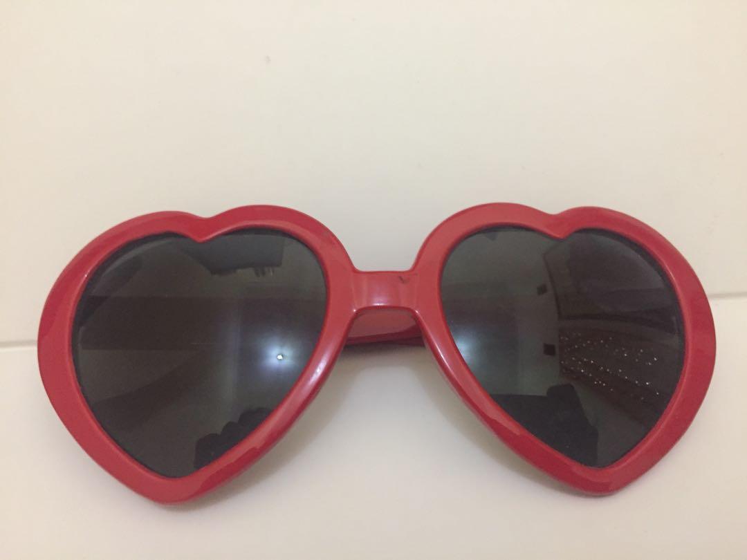 Taylor swift red sunglasses clearance