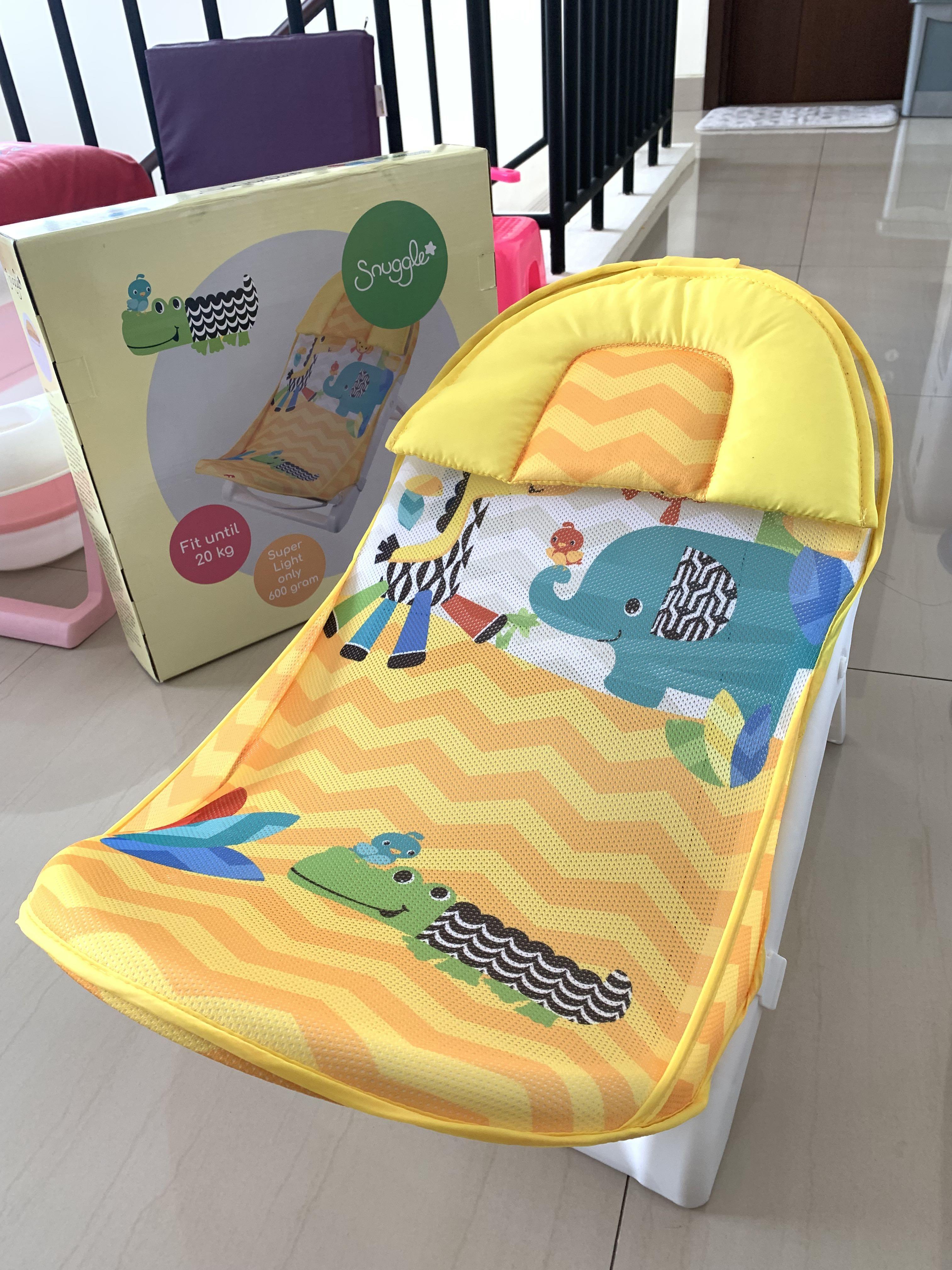Snuggle Baby Bather Yellow Giraffe