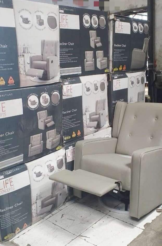 Sohl Furniture Reclining Chair, Furniture & Home Living, Furniture ...