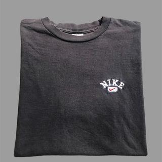 Vintage Bootleg Nike Embroidered Mini Spellout Logo Tee (Size L)