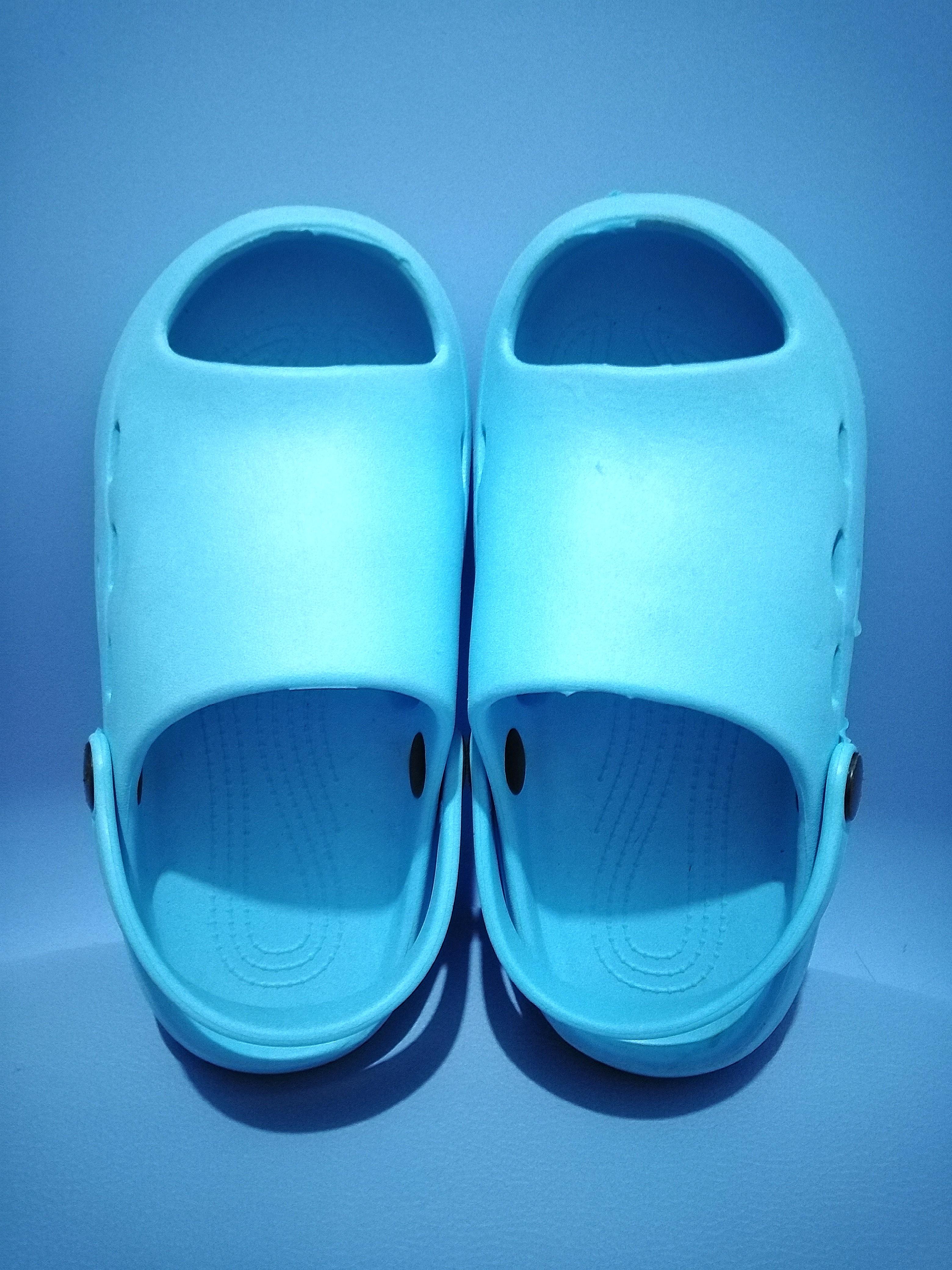 Yeezy Slides for kids, Babies u0026 Kids, Babies u0026 Kids Fashion on Carousell