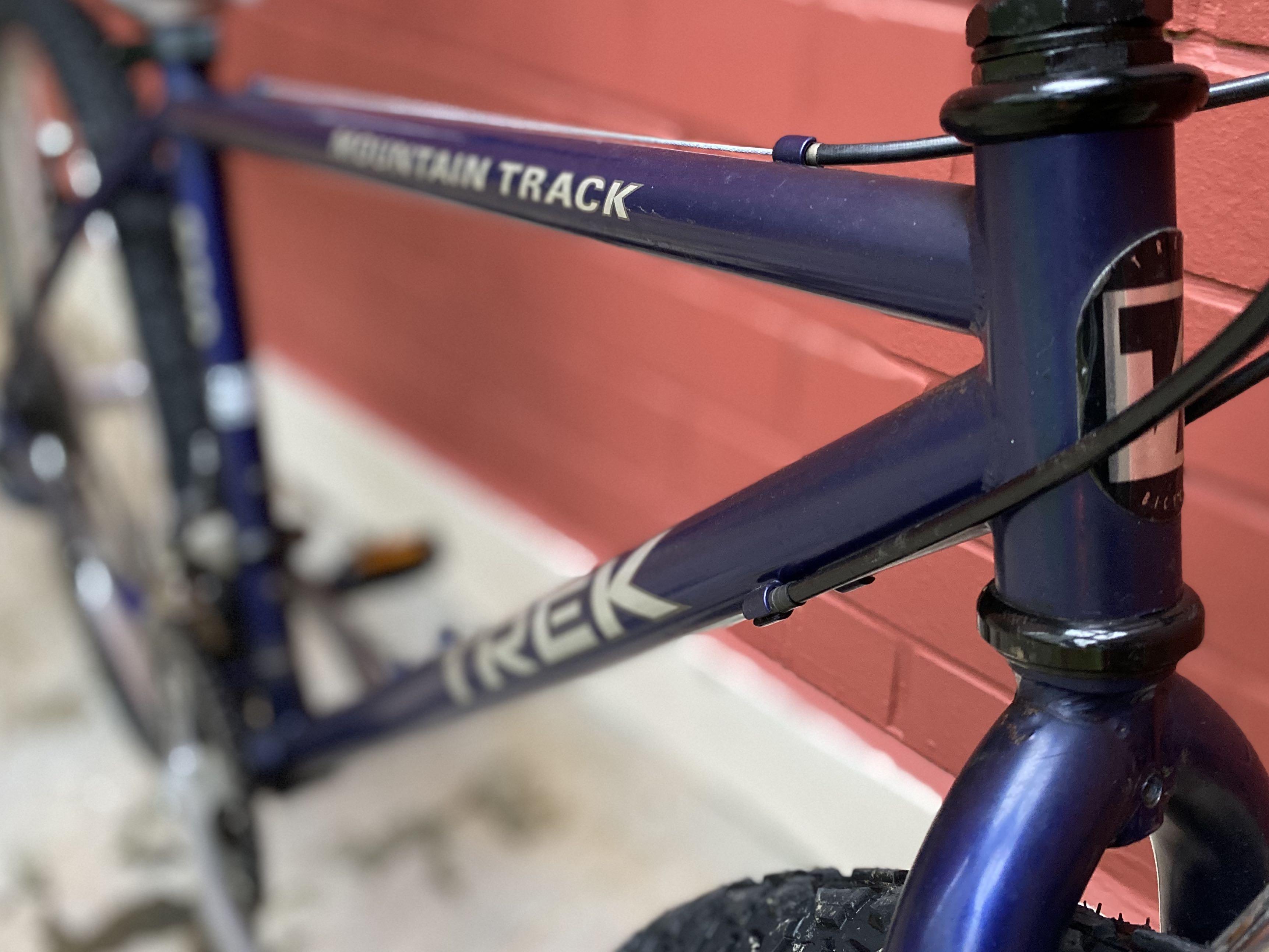 1993 sales trek 820