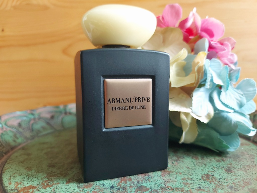 Giorgio Armani Prive La Pierre de Lune La