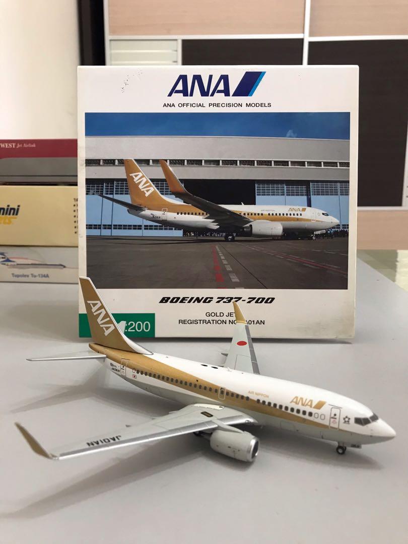 ANA B-737 1:200, 興趣及遊戲, 旅行, 旅遊- 旅行必需品及用品- Carousell