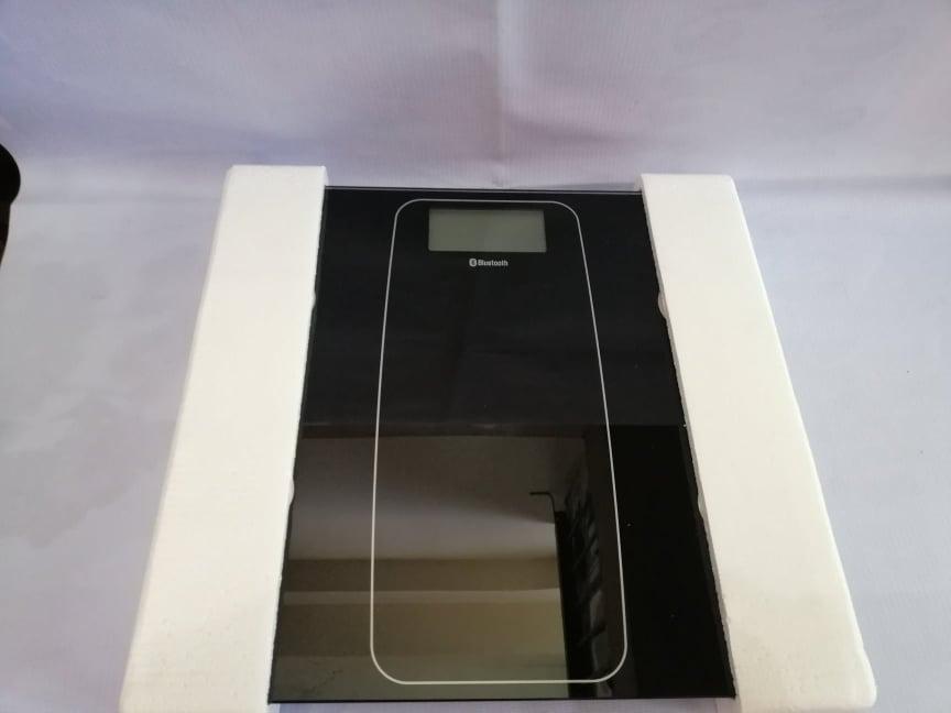 Anko Bluetooth Body Analysis Scale (Category: Health Monitors & Weighing Scales) located in San Pedro. Submitted by aus-plus (Listing ID 1100653191, Image 2). Description: Anko Bluetooth Body Analysis -links to free downloadable mobile app -line graph analysis -track your progress -up to 12 users -data sync -data sharing.