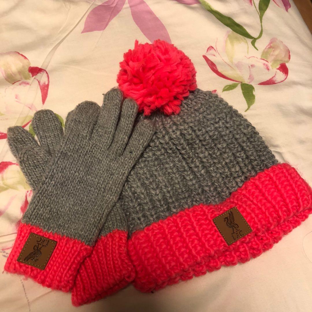 Liverpool hat and gloves cheap