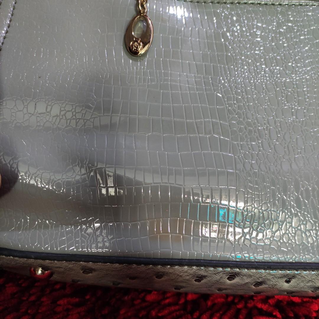 SALE 😍😍😍Louis Fontaine Bag Authentic, Barang Mewah, Tas & Dompet di  Carousell