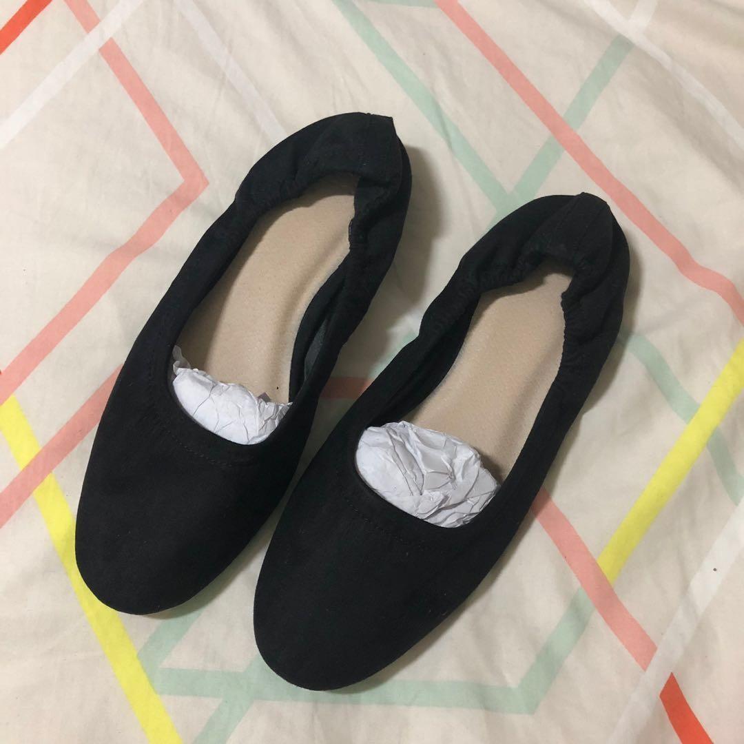 Elasticated shop pump shoes