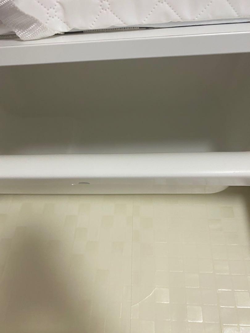 brevi changing table with bath tub and drawer, Babies & Kids, Bathing