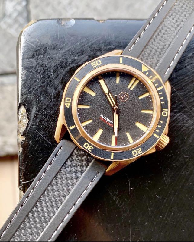 Zelos swordfish top black sand