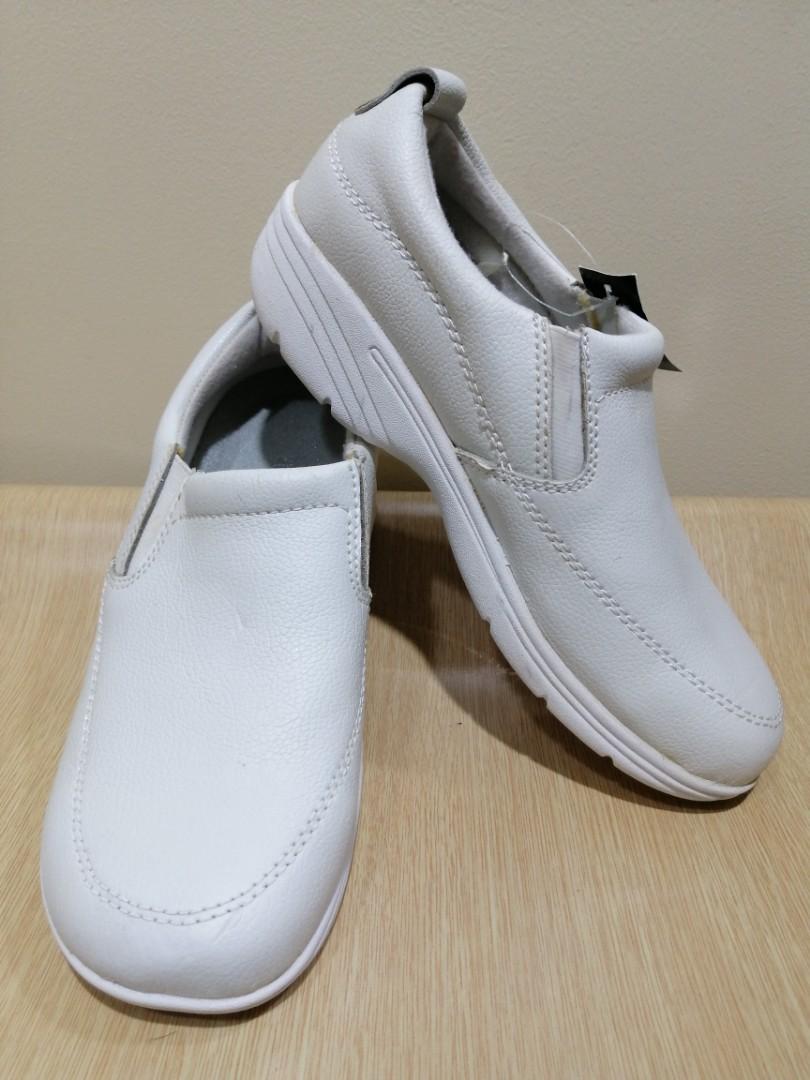 Cobbie cuddlers nursing best sale shoes