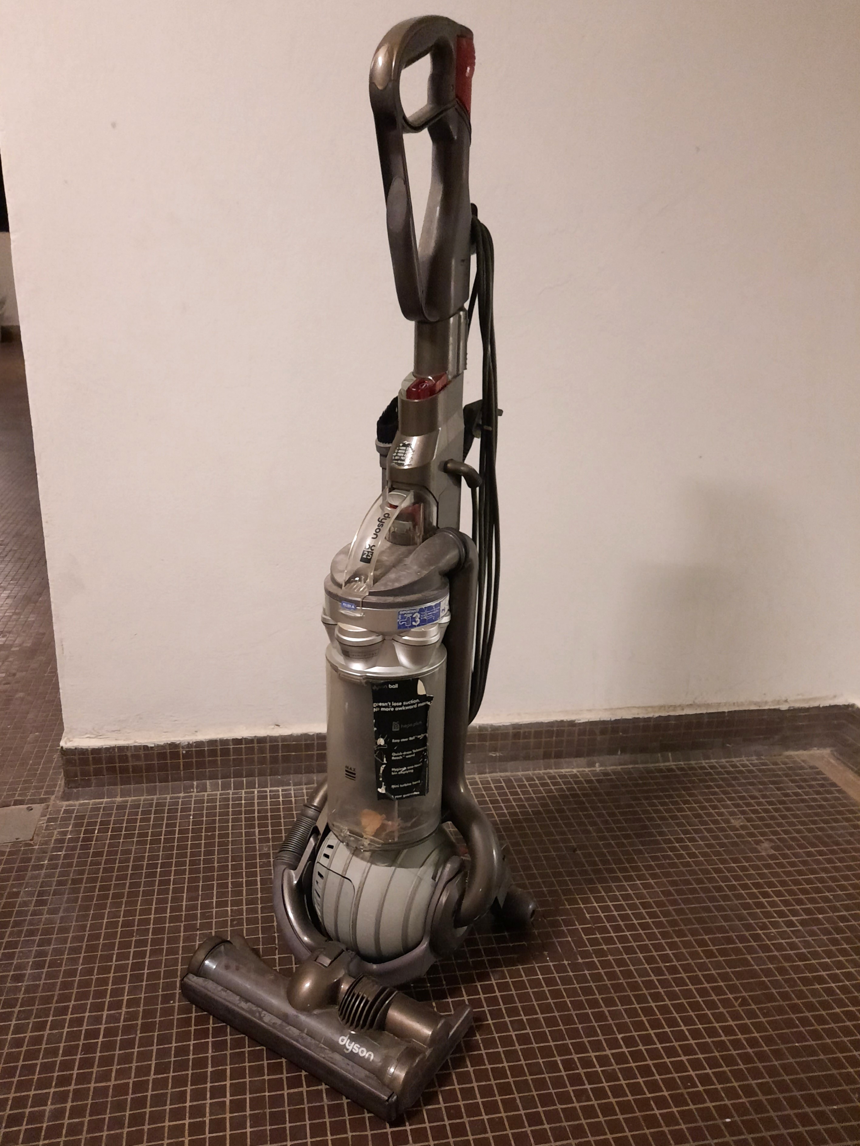 CRAZY DYSON VACUUM PRICE - 2 week decluttering GSS!, Furniture & Home ...