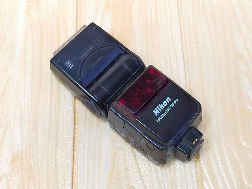 Nikon SB-600 Speedlight Flash (Category: Flashes) located in Manila. Submitted by doremicarteu (Listing ID 1100768419, Image 1). Description: good condition.