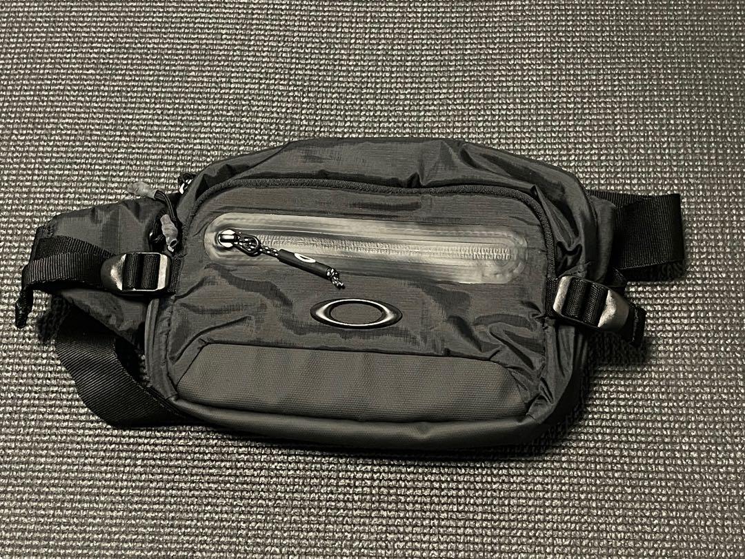 Oakley Outdoor Belt Bag Men s Fashion Bags Sling Bags on Carousell