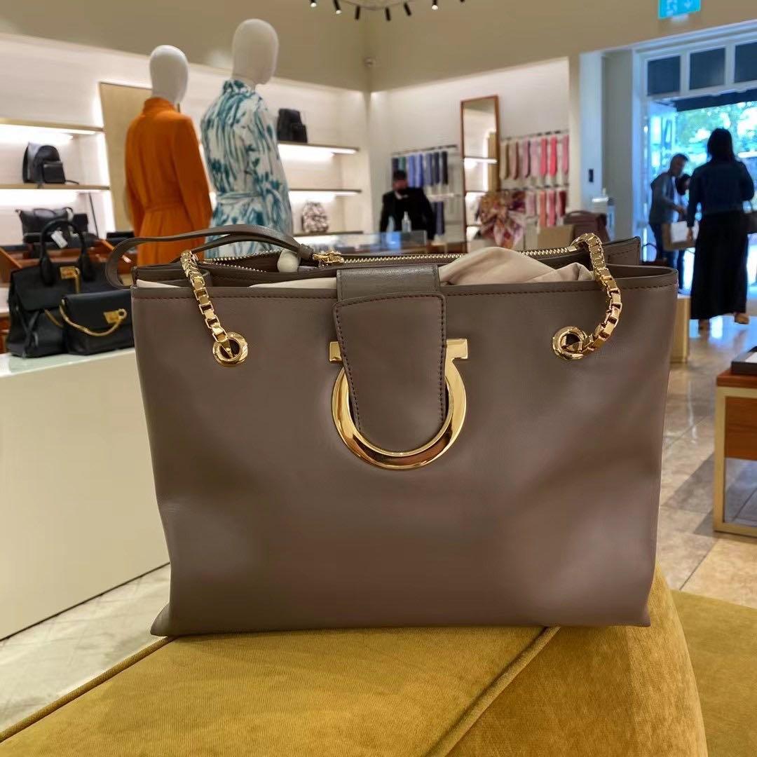 Ferragamo thalia shoulder bag hot sale