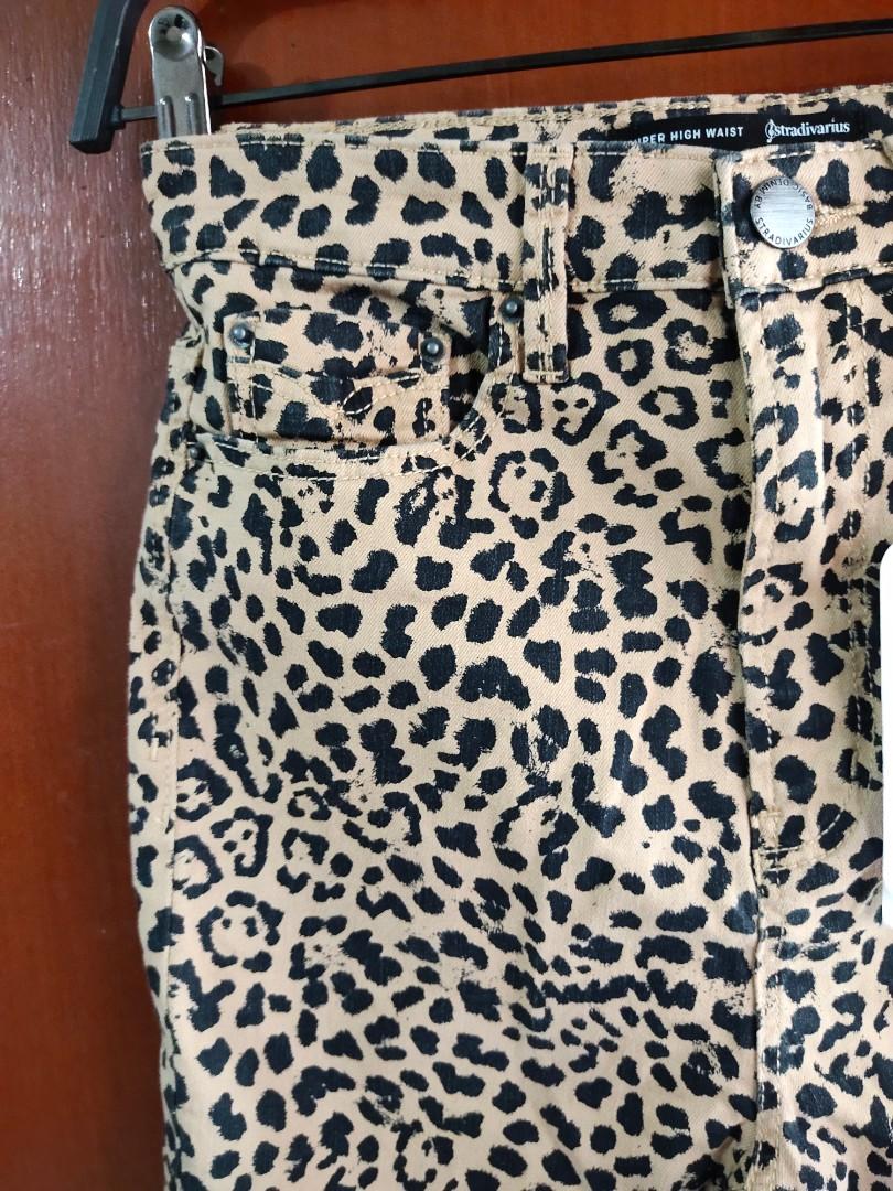 Stradivarius Leopard pants, Fesyen Wanita, Pakaian Wanita, Bawahan di  Carousell