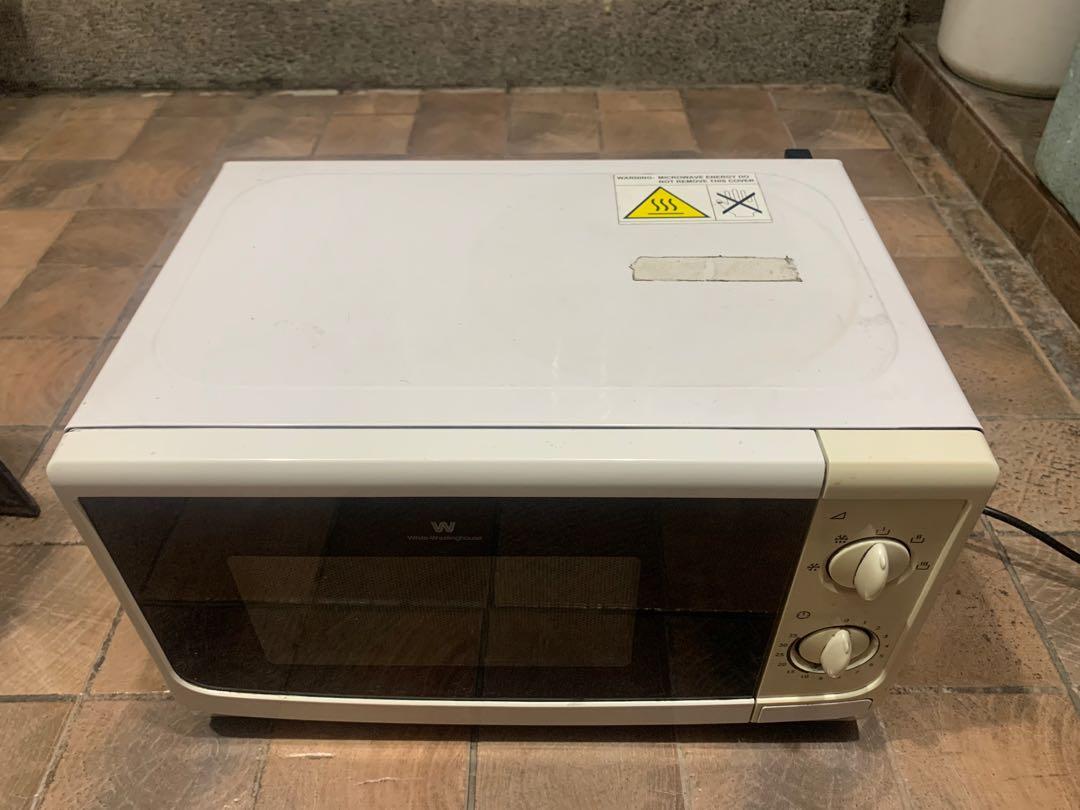 Westinghouse WCM990W 900 Watt Counter Top Microwave Oven, 0.9 Cubic Feet,  White Cabinet 141［並行輸入］(品)