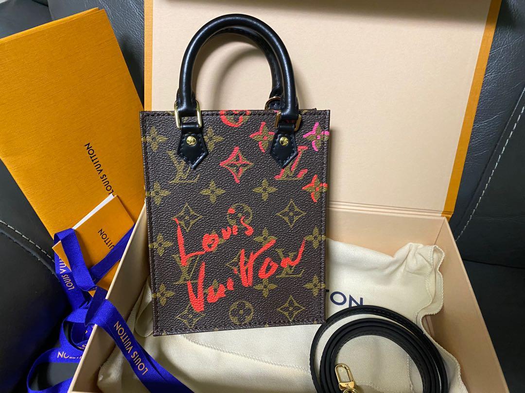 Louis Vuitton Fall in Love Petit Sac Plat