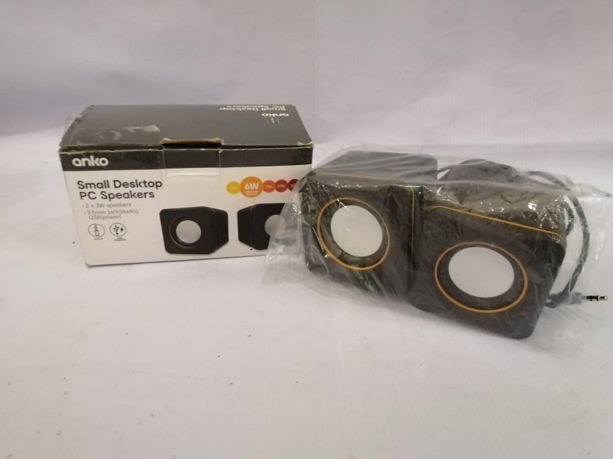 Anko Small Desktop PC speakers (Category: Soundbars, Speakers & Amplifiers) located in San Pedro. Submitted by aus-plus (Listing ID 1100851640, Image 2). Description: -2 x 3W speakers -3.5mm jack (audio) -USB (power).