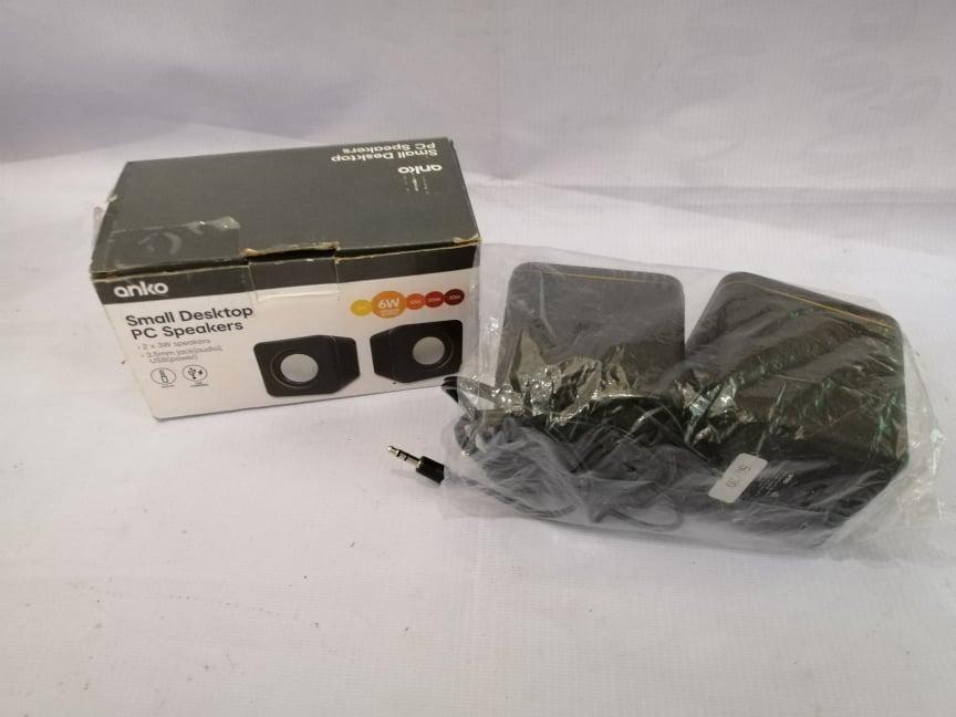 Anko Small Desktop PC speakers (Category: Soundbars, Speakers & Amplifiers) located in San Pedro. Submitted by aus-plus (Listing ID 1100851640, Image 1). Description: -2 x 3W speakers -3.5mm jack (audio) -USB (power).