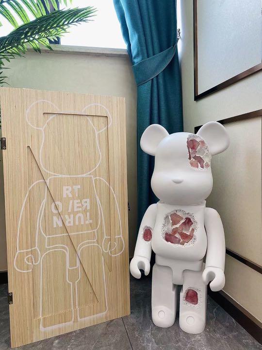 BEARBRICK BEARBRICKS KAWS 1000% 70cm Crystal (Category: Designer & Blind Box Toys) located in Caloocan City. Submitted by 50.percent (Listing ID 1100819321, Image 3). Description: 500 USD.