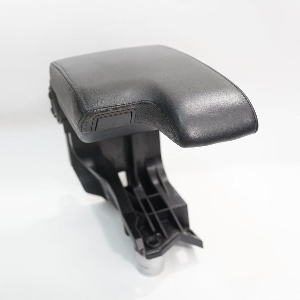 BMW E46 Arm Rest Refurbished, Auto Accessories on Carousell