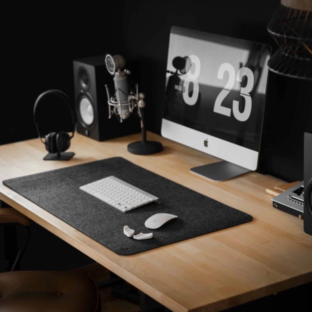 Deltahub Minimalist Desk Mat, Computers & Tech, Parts & Accessories