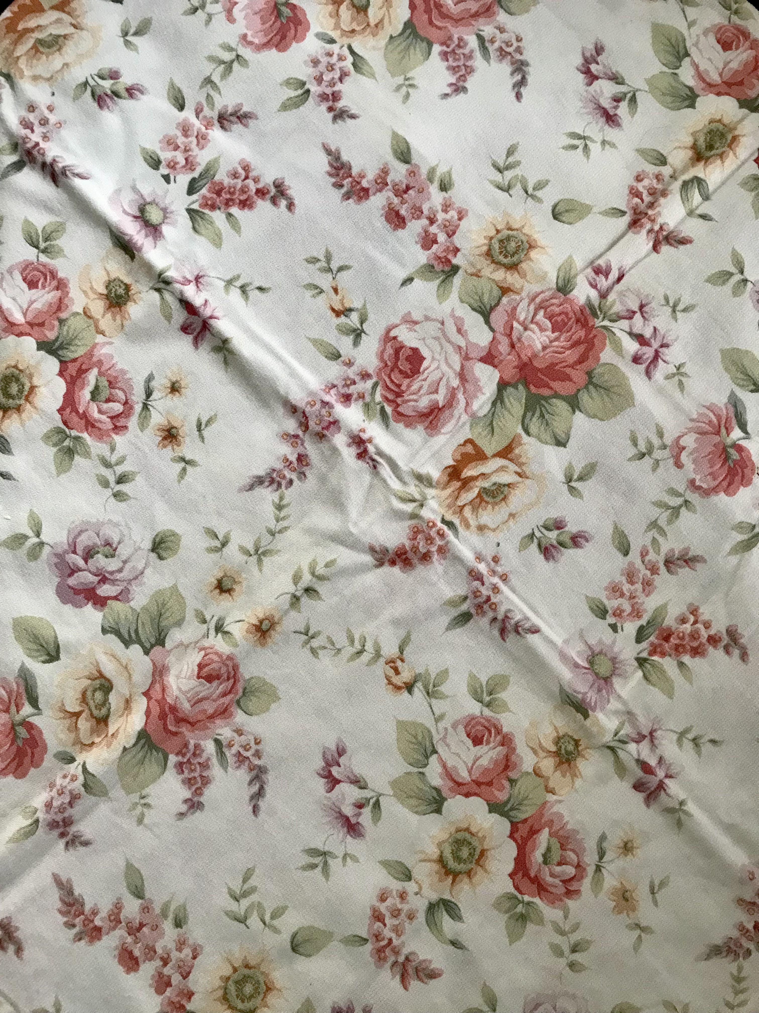 Floral Table Cover / Large Cushion Cover (Category: Table Linen & Textiles) located in Mandaluyong City. Submitted by secondsnlabels (Listing ID 1100975650, Image 1). Description: .