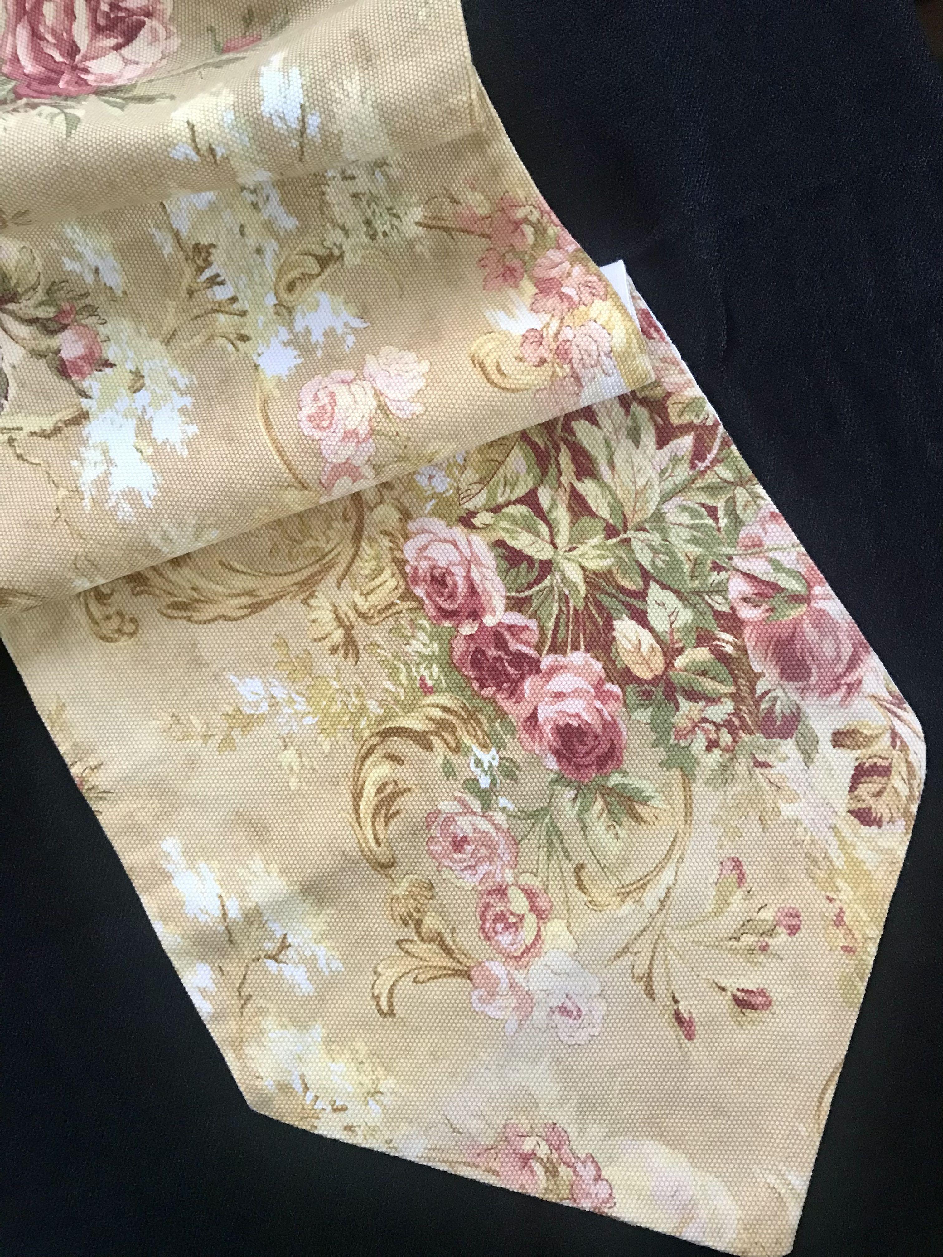 Floral Table Runner (Category: Table Linen & Textiles) located in Mandaluyong City. Submitted by secondsnlabels (Listing ID 1100968317, Image 2). Description: .