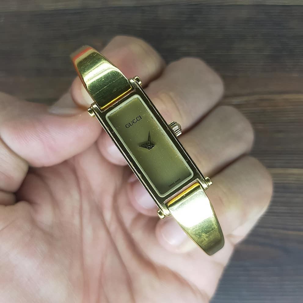 Gucci 1500 Ladies Watch Quartz Movement 