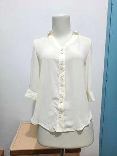 Kemeja Broken White