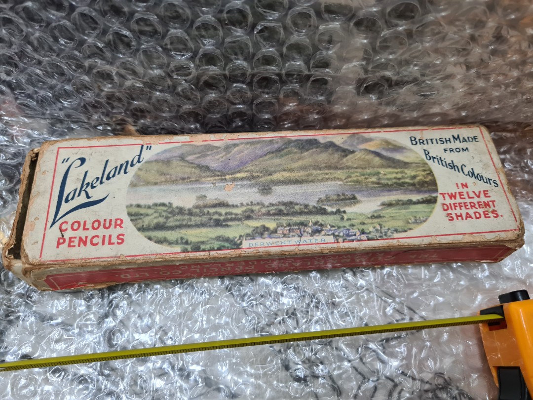 LAKELAND COLOURED PENCILS" , BOXED. 1950S.VINTAGE, Hobbies & Toys