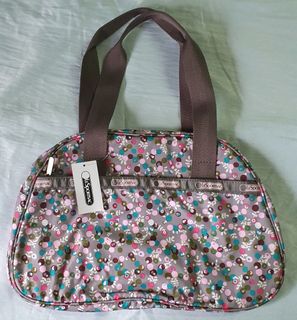 (Category: ) located in . Submitted by stopshopandbemerry (Listing ID 1100838337, Image 1). Description: .