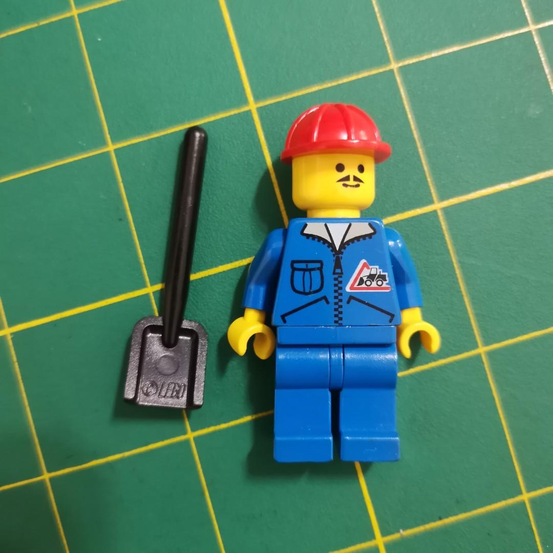 LEGO worker (Category: Toys & Games) located in Temerloh. Submitted by stephphangmartinez (Listing ID 1100825708, Image 1). Description: ⭐ Genuine LEGO piece(s).
