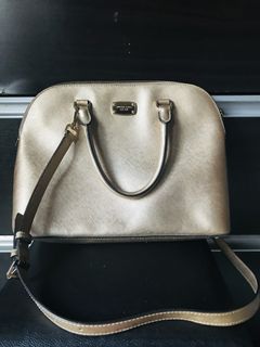 (Category: ) located in . Submitted by preloved_shm (Listing ID 1101000913, Image 1). Description: .