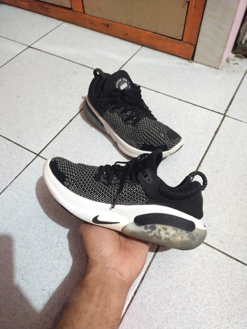 harga sepatu nike joyride original