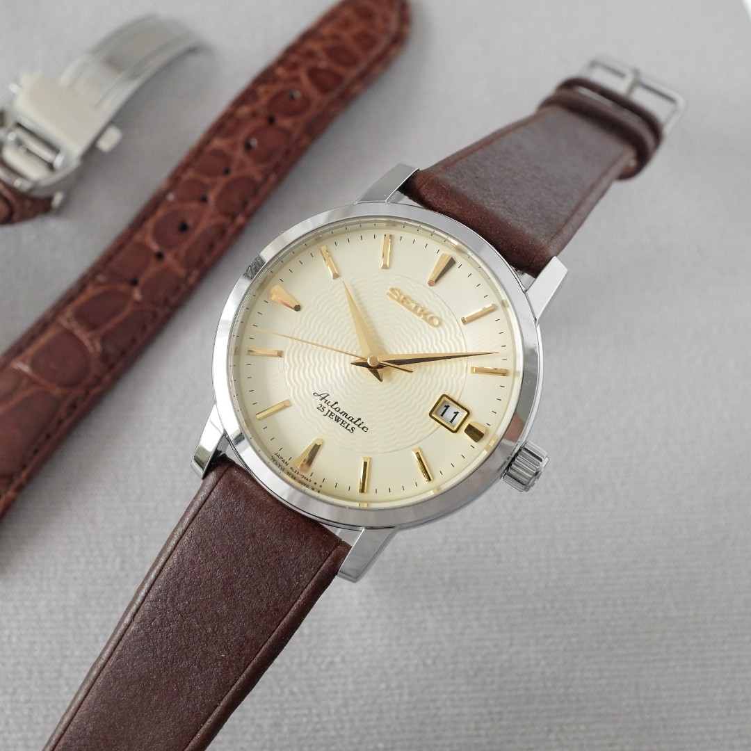 Seiko Guilloche Dial Calibre 4L25 SARA005 from 2008, Luxury, Watches on  Carousell