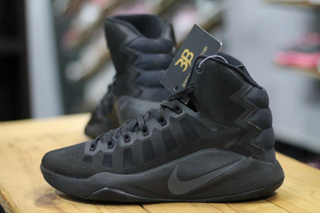 Nike hyperdunk deals triple black