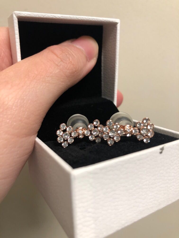 Ted baker ear rings Clearance